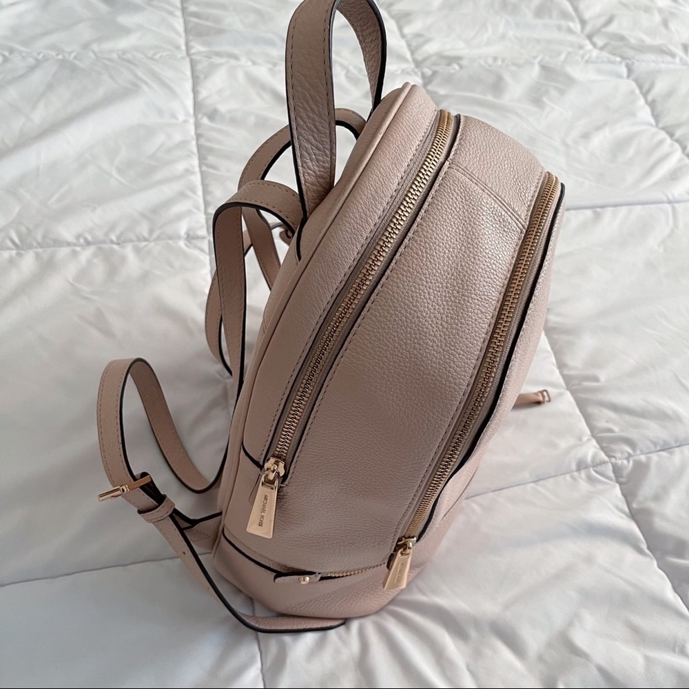 Michael Kors Rhea medium zip leather backpack - pink - Picture 6 of 9